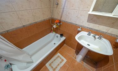 VENTA CASA 4 AMB GUERNICA BARRIO EL PARAISO PILETA