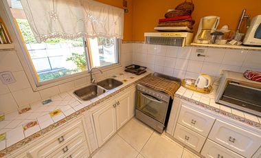 VENTA CASA 4 AMB GUERNICA BARRIO EL PARAISO PILETA