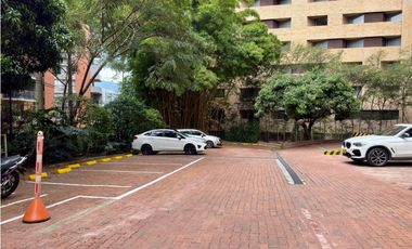 Apartamento amplio en el Poblado los parra