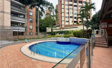 Apartamento amplio en el Poblado los parra
