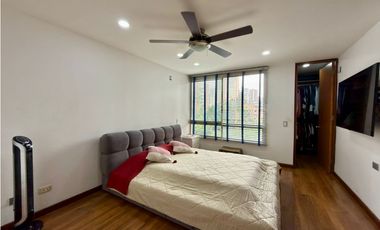 Apartamento amplio en el Poblado los parra
