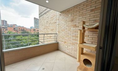 Apartamento amplio en el Poblado los parra