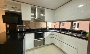 Apartamento amplio en el Poblado los parra
