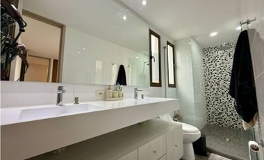 Apartamento amplio en el Poblado los parra