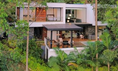 Casa campestre en la ciudad con Piscina Poblado - Calera