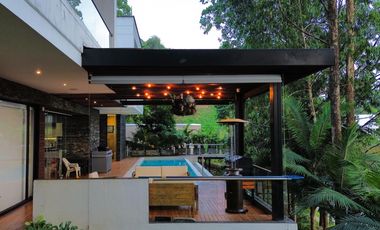 Casa campestre en la ciudad con Piscina Poblado - Calera