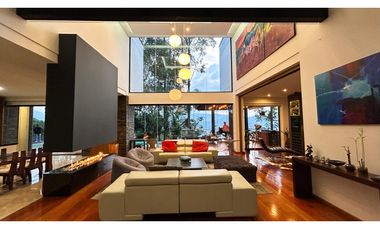Casa campestre en la ciudad con Piscina Poblado - Calera