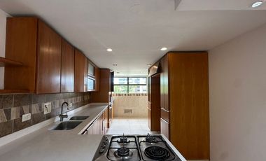 Apartamento amplio en poblado alto