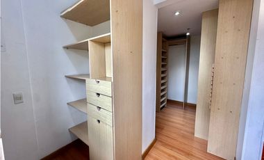 Apartamento amplio en poblado alto