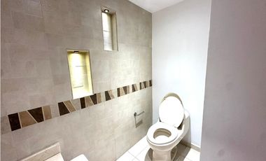 Apartamento amplio en poblado alto