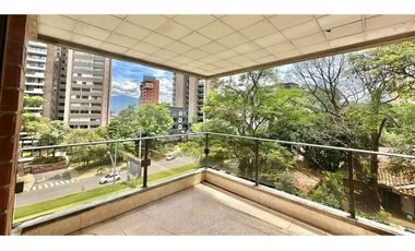 Apartamento amplio en poblado alto