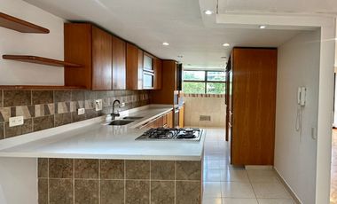 Apartamento amplio en poblado alto