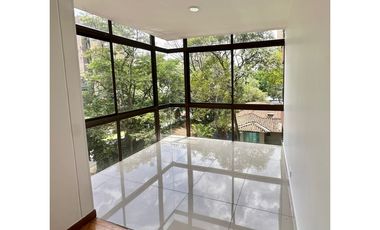 Apartamento amplio en poblado alto