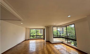 Apartamento amplio en poblado alto
