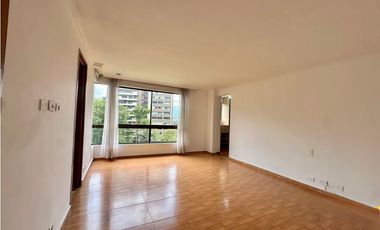 Apartamento amplio en poblado alto