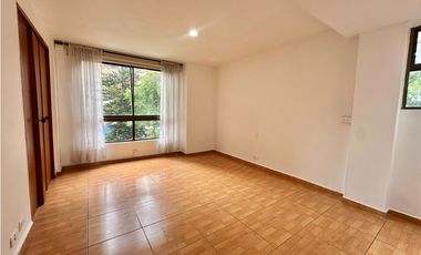Apartamento amplio en poblado alto