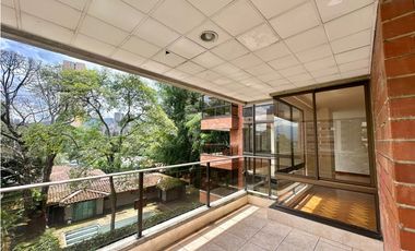 Apartamento amplio en poblado alto