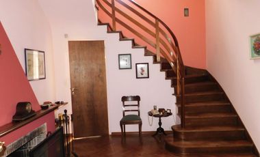 Casa 5 ambientes en vicente López.