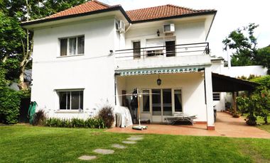 Casa 5 ambientes en vicente López.