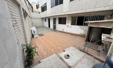 ALQUILER DE CASA EN SAN ISIDRO