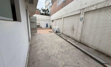 ALQUILER DE CASA EN SAN ISIDRO