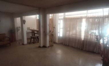 VENDE CASA Y LOCAL COMERCIAL EN PÉREZ