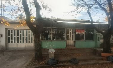 VENDE CASA Y LOCAL COMERCIAL EN PÉREZ