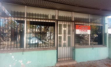VENDE CASA Y LOCAL COMERCIAL EN PÉREZ