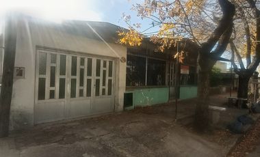 VENDE CASA Y LOCAL COMERCIAL EN PÉREZ