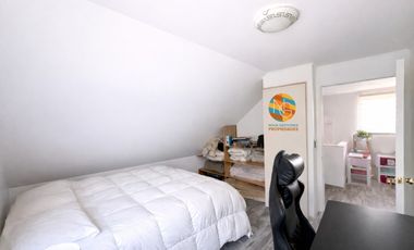 CASA DE 2 PISOS, EN VENTA,  3D+2B+ PISCINA, LA FLORIDA.