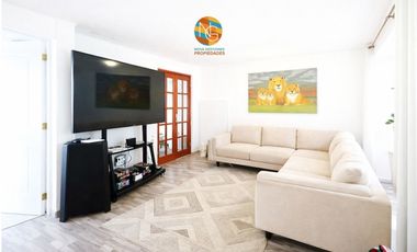 CASA DE 2 PISOS, EN VENTA,  3D+2B+ PISCINA, LA FLORIDA.