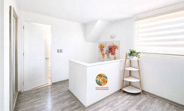 CASA DE 2 PISOS, EN VENTA,  3D+2B+ PISCINA, LA FLORIDA.
