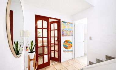 CASA DE 2 PISOS, EN VENTA,  3D+2B+ PISCINA, LA FLORIDA.