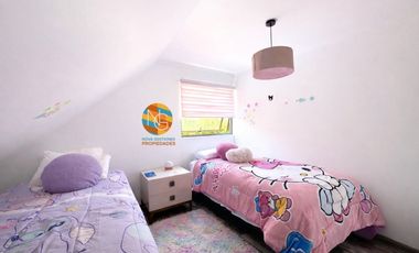 CASA DE 2 PISOS, EN VENTA,  3D+2B+ PISCINA, LA FLORIDA.