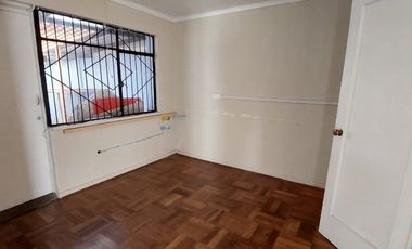 CASA COMERCIAL 130M2 3P 2B 2E CALLE COCHRANE