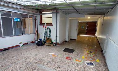 CASA COMERCIAL 130M2 3P 2B 2E CALLE COCHRANE