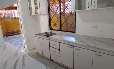 ARRIENDO CASA  3 DORM/2 BAÑOS, CONDOMINIO. PEÑAFLOR