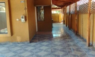 ARRIENDO CASA  3 DORM/2 BAÑOS, CONDOMINIO. PEÑAFLOR