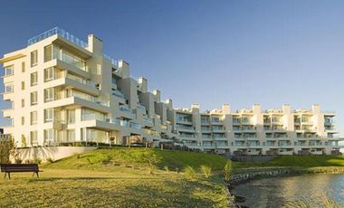 Departamento con terraza en alquiler en edificio Praia, Nordelta