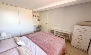 Se alquila | Departamento  51 m2 | 1 Dormitorio | 1 Baño | Amoblado | Cochera Doble
