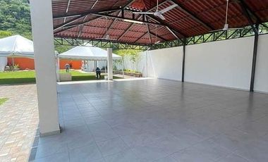 Local de fiestas recién terminado en Colima