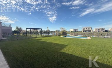 Alquiler Casa con Vista a Laguna - Barrio Magallanes, Hudson - 3 Dormitorios y Piscina