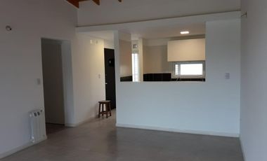 VENDE DEPARTAMENTO 2 AMBIENTES, CENTRO, LOS CARDALES