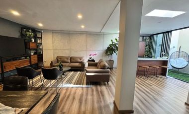 Casa en Coto Exclusivo, Colonia Jacarandas, Zapopan
