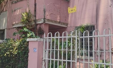 Casa con 2 recámaras y 273 m² de terreno en venta en Roma Sur