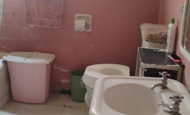 Casa con 2 recámaras y 273 m² de terreno en venta en Roma Sur