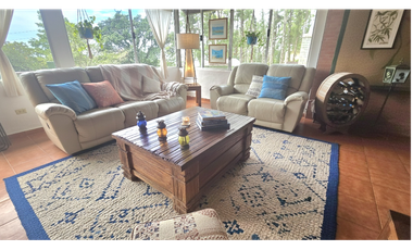 Se Vende casa en Cerro Azul (LG)