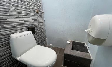 LOCAL COMERCIAL / CONDADO DEL REY /  170M / ESPACIO AMPLIO / SOBRE VIA