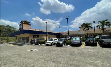 SE VENDE AMPLIO LOCAL COMERCIAL EN CONDADO DEL REY SOBRE LA VIA