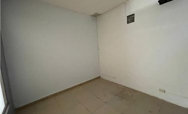 SE VENDE AMPLIO LOCAL COMERCIAL EN CONDADO DEL REY SOBRE LA VIA